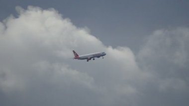 Yolcu Uçağı İniş Aracı A324k UHD