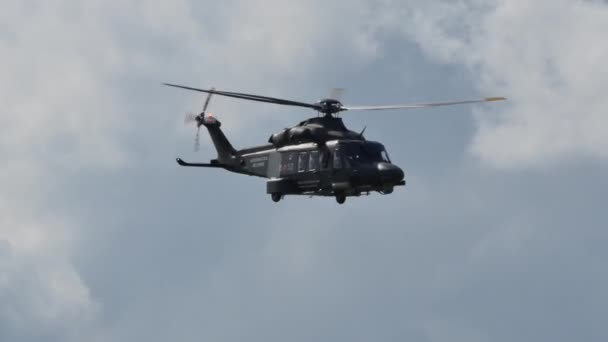 헬리콥터 High Speed Low Pass 가 있다. AgustaWestland HH 139 AW 139 검색 및 구조 — 비디오