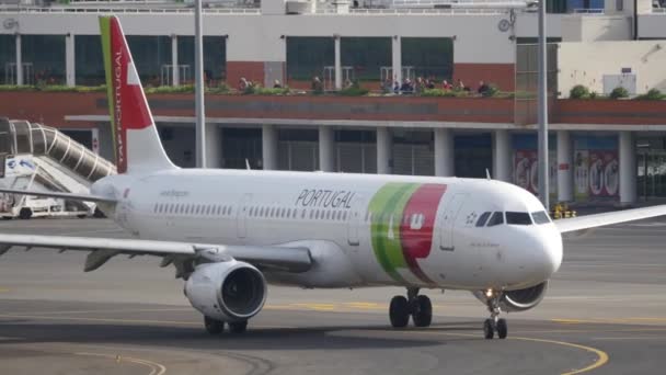 Airbus TAP Portugal Taxi Turn Madeira Airport — Stock Video