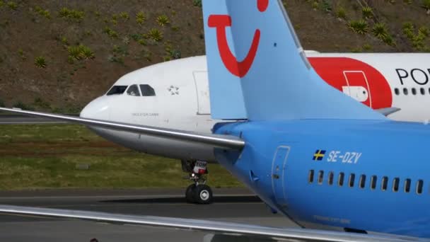 Κλείσιμο του Airbus A330 από την TAP Air Portugal Taxiing στο Madeira Airpot 4K — Αρχείο Βίντεο