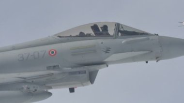 Askeri Savaş Jet Uçağı Hava Yolundan Hava 4k 'a.