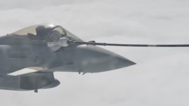 Eurofighter-Taifun beim Flugbetanken — Stockvideo