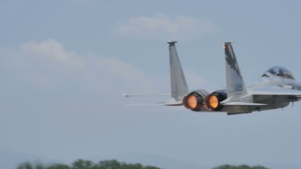 McDonnell F-15 Eagle der US-Luftwaffe startklar in Zeitlupe