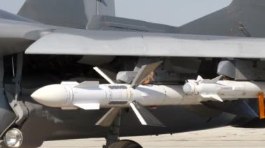 Hava 'dan Hava' ya Modern Rus Mississippi 'leri Askeri Savaş Jet uçağına monte edildi