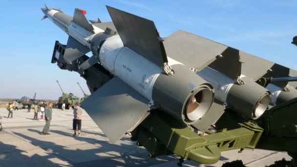 Misiles de superficie a aire en el lanzador de baterías. Russian S 125 Neva Pechora SA 3 Goa — Vídeo de stock