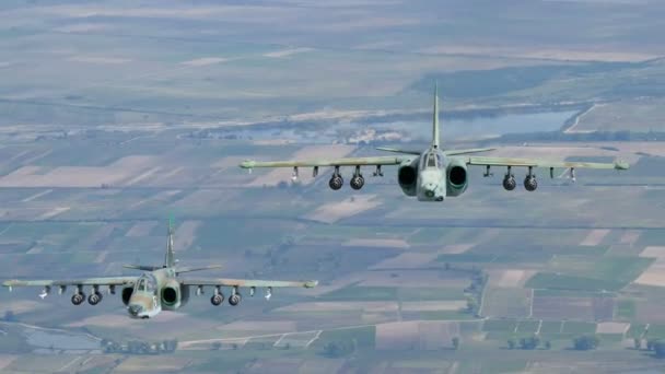Bulgar Hava Kuvvetlerinden Sukhoi Su-25 Frogfoot 4K Ultra HD uçuş videosunda — Stok video