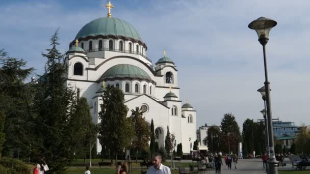 Belgrad 'daki Saint Sava Katedrali dünyanın en büyük Ortodoks Kilisesi. — Stok video