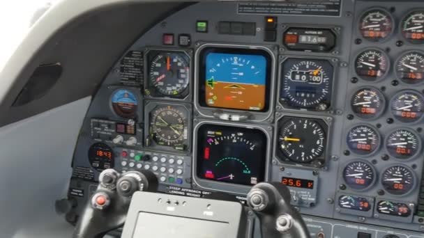 Cockpit του Piaggio P180 Avanti Twin Engines Αεροσκάφη Turboprop — Αρχείο Βίντεο