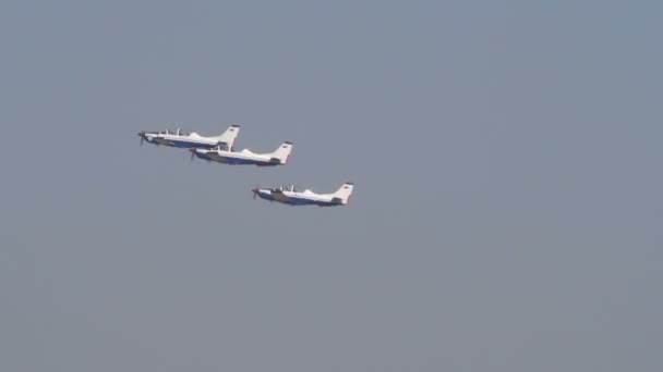 Militär utbildning flygplan UTVA Lasta 95 Används av serbiska och irakiska flygvapnet — Stockvideo