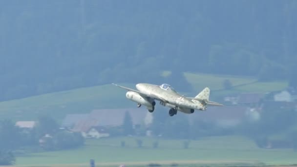 Messerschmitt Me 262 Schwalbe Tweede Wereldoorlog Duitse nazistische Jet Combat Vliegtuigen 4K — Stockvideo