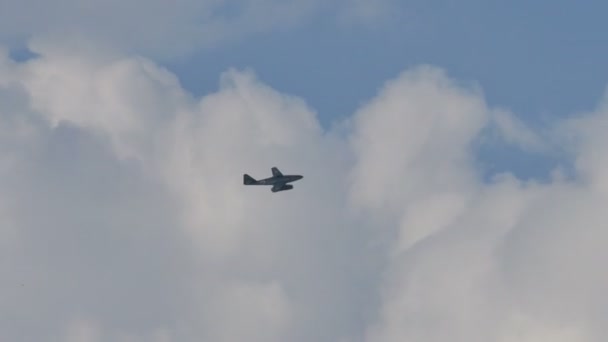 Messerschmitt Me 262 Schwalbe II. Dünya Savaşı Alman Nazist savaş uçağı 4K — Stok video