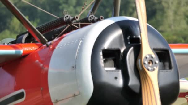 Closeup of the Triplane the Red Baron von Richthofen eso z první světové války — Stock video