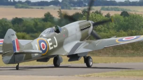 Supermarine Spitfire Royal Air Force Combat Aircraft of Second World War Taxiing — Stock video