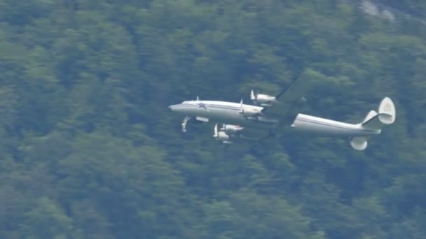 록히드 L-1049 브리틀 링의 슈퍼 종착역. 4K 울트라 HD 비디오. — 비디오