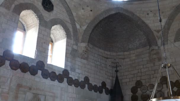 Interior of Bajrakli Mosque the only Ottoman Empire Era mosque in Belgrade — Stock Video