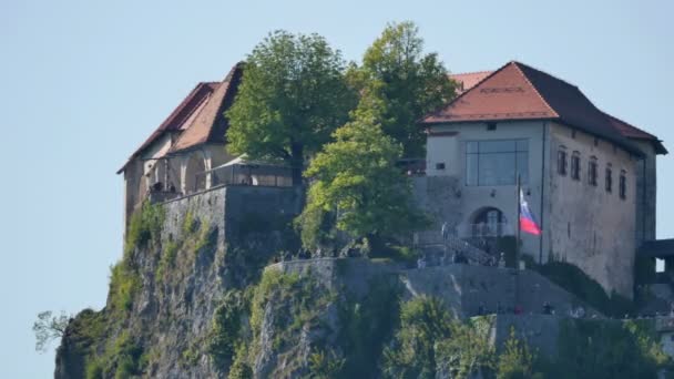 Kanlı Günbatımı Kalesi. Ünlü Slovenya Seyahat Yeri. Ultra HD 4K Zaman Çizelgesi. — Stok video