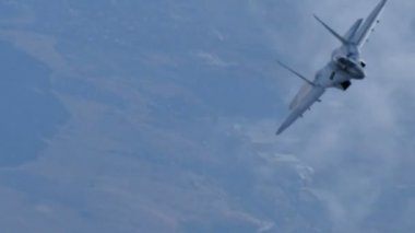 Savaş uçakları Mikoyan Gurevich MiG-29 Fulcrum 4K uçuşunda.
