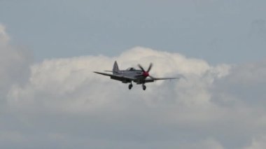 Kraliyet Hava Kuvvetleri RAF 'tan Supermarine Spitfire.