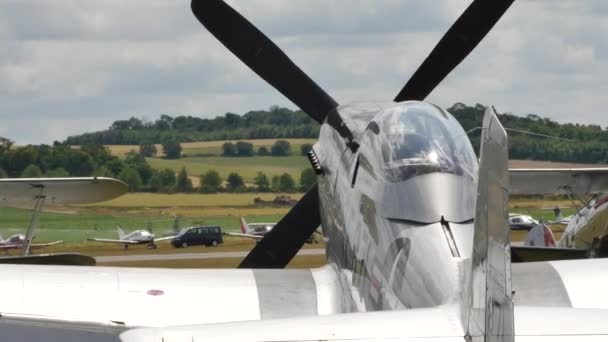 Kuzey Amerika P-51 Mustang Birleşik Devletler İkinci Dünya Savaşı Savaş Uçakları — Stok video