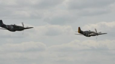P-51 Mustang Birleşik Devletler İkinci Dünya Savaşı Savaş uçakları 4K uçuşunda