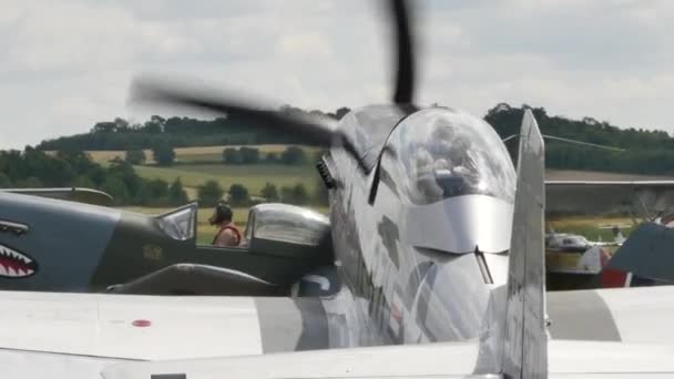 P-51 Mustang Egyesült Államok Combat Aircraft of Second World War Taxiing — Stock videók