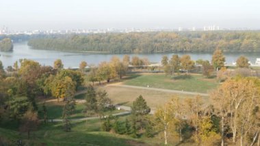 Sava ve Tuna 'nın Novi Beograd ile birleştiği Belgrad' ın dönüm noktası