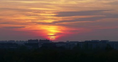 Belgrad Şehir Merkezi Binaları, Timelapse 'de Sunset' te şehir manzarası veya şehir manzarası