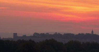 Belgrad 'da Renkli Bulutlar Panoramik Eğim Görünümü Gündoğumunda Zamanlamada