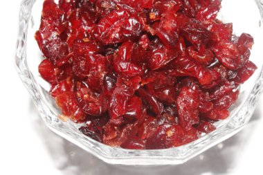 Cam kasede kurumuş kırmızı yaban mersini.