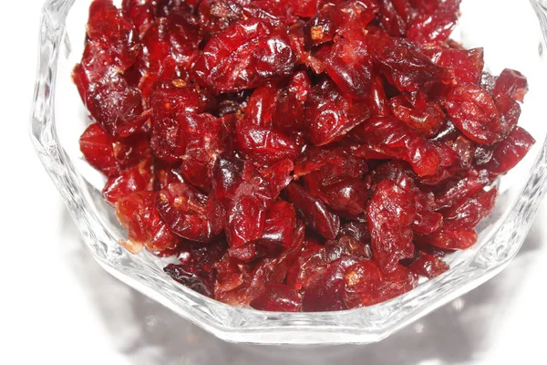 Cam kasede kurumuş kırmızı yaban mersini.