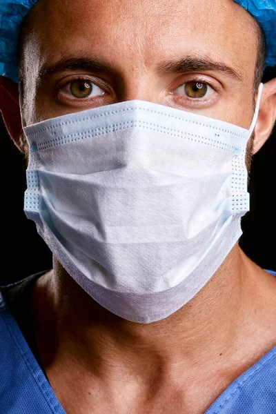 Retrato Guapo Caucásico Doctor Hombre Usando Azul Papel Virus Protección Imágenes De Stock Sin Royalties Gratis