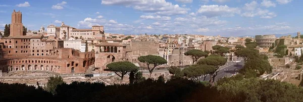 Roma Itália Junho 2018 Vista Coliseu Mercado Trajano Fori Imperiali — Fotografia de Stock