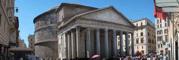 Roma Itália Junho 2018 Muitos Turistas Todo Mundo Frente Panteão — Fotografia de Stock
