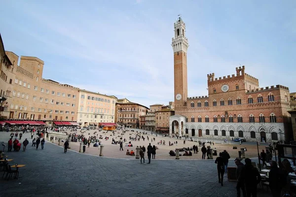 Náměstí Piazza del campo ve siena, Itálie — Stock fotografie