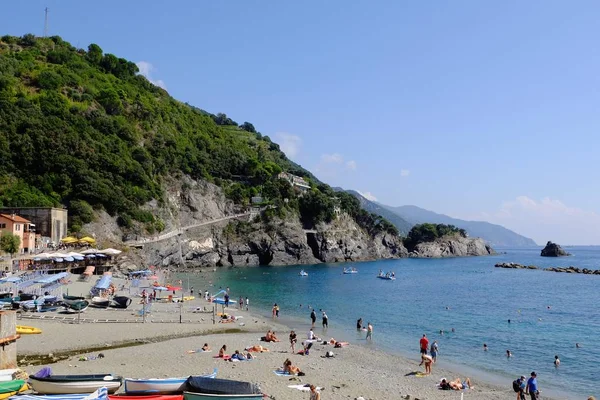 Monterosso, Cinque Terre, italské turistické letovisko — Stock fotografie