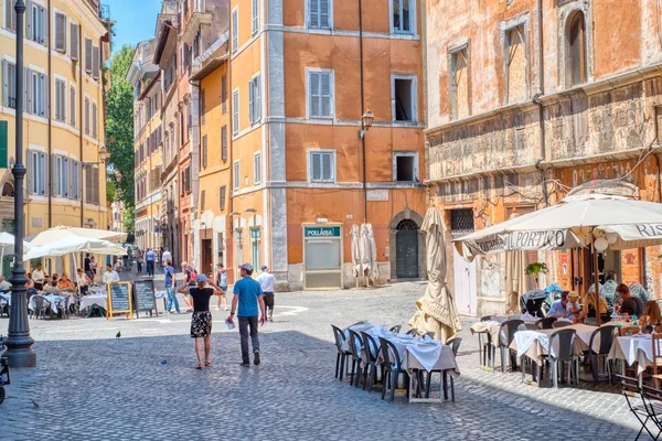 로마 여름의 레스토랑 — 스톡 사진