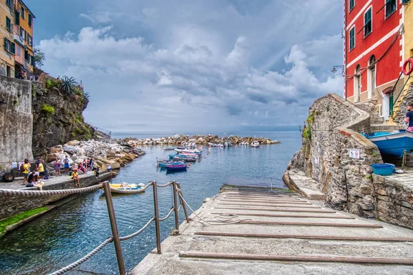 Riomaggiore, un ancien village des Cinque Terre — Photo