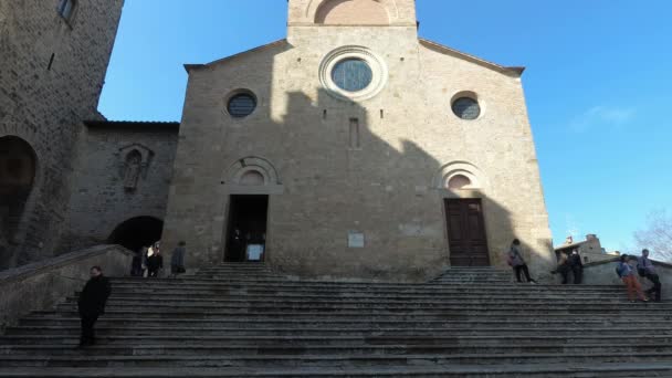 意大利San Gimignano 2019年3月3日 位于锡耶纳市附近托斯卡纳山上的中世纪著名小镇教堂 — 图库视频影像