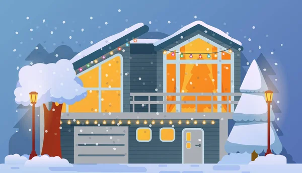 Vánoční dům zdobené girland sněžení, s jasnými pouličními světly. — Stockový vektor