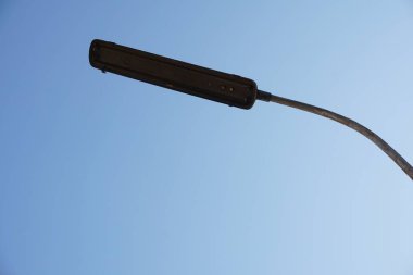 Eski elektrikli sokak lambası
