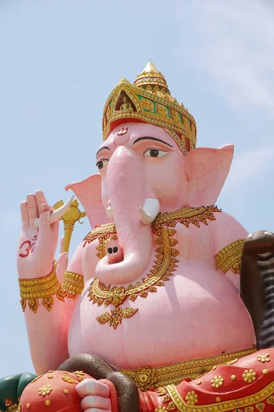 Close Grande Estátua Ganesh Rosa Wat Prongarkat Chachoengsao Tailândia — Fotografia de Stock