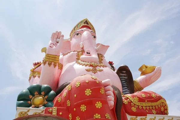 Close Grote Roze Ganesh Standbeeld Wat Prongarkat Chachoengsao Thailand — Stockfoto