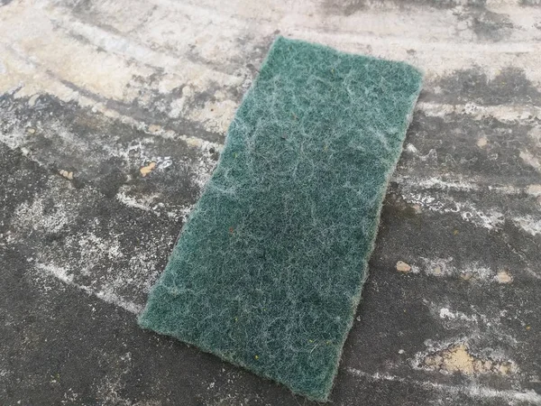 Esponja Verde Suelo Cemento —  Fotos de Stock