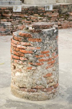 Ayutthaya Tayland tapınakta geçmiş kırık tuğla göndermek