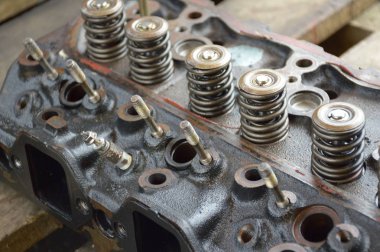 Endüstri sahasında makine otomobili kapat