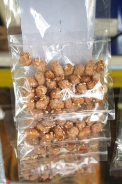 Fıstık plastik torba kadar kapatın 