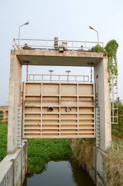 Chachoengsao Tayland 'daki baraj.