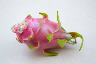 ahşap katta dragonfruit