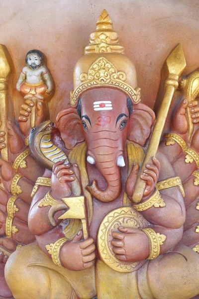 Chachoengsao Tayland Kamu Tapınağında Ganesha Heykeli — Stok fotoğraf