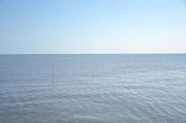Mavi Deniz Suyu Gökyüzü — Stok fotoğraf
